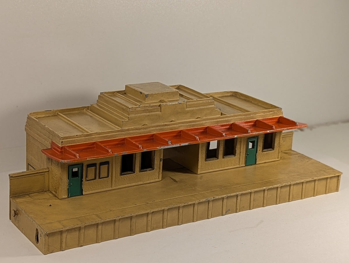 Hornby Dublo OO Gauge D1 Through Station Cream and Orange
