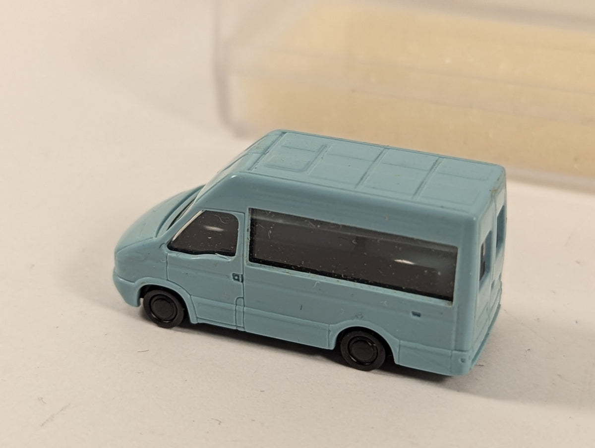 Rietze N Gauge Iveco Daily Minibus Road Vehicle Light Blue