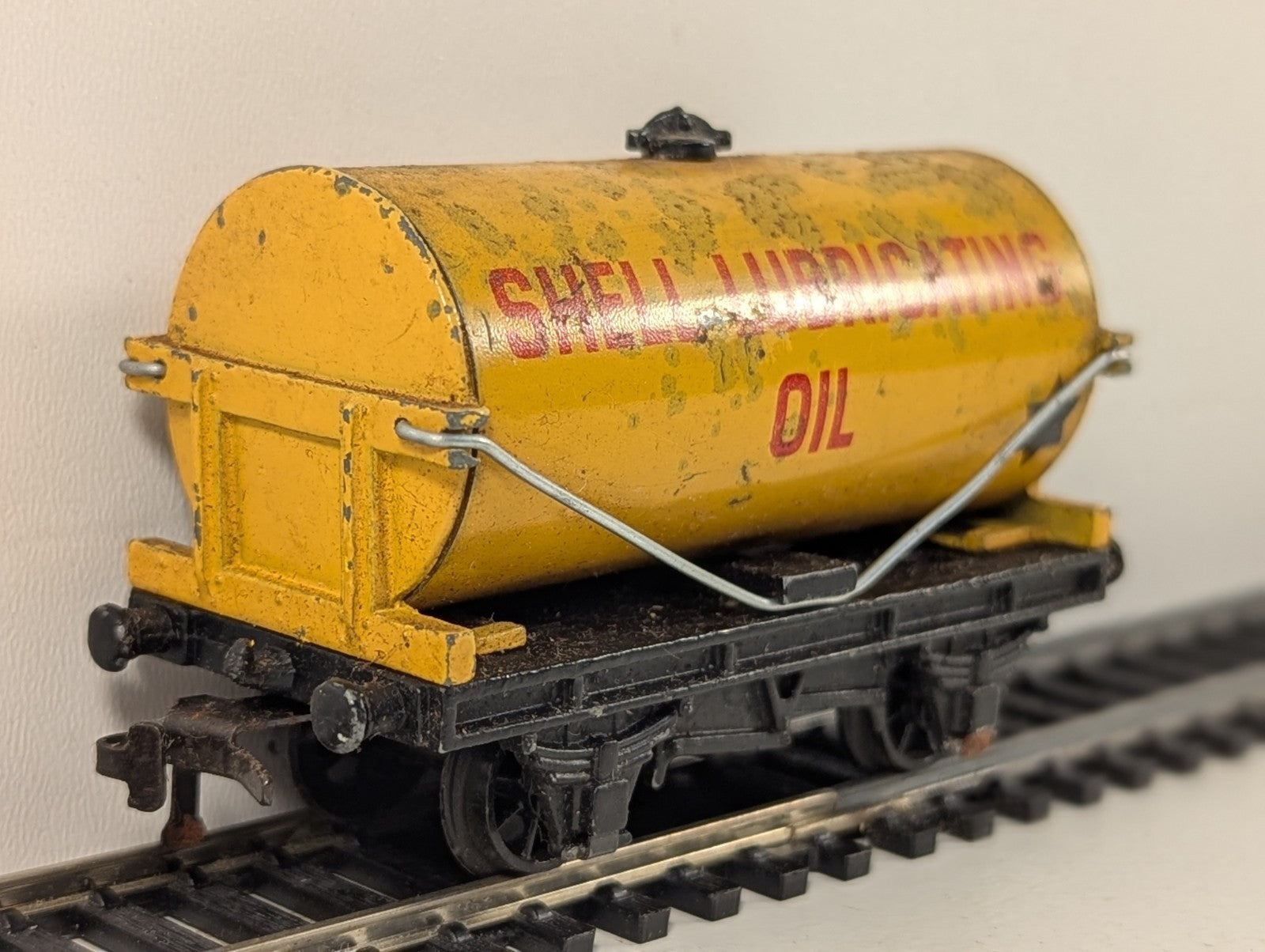 Hornby Dublo OO Gauge Shell Lubricating Oil Tank Wagon