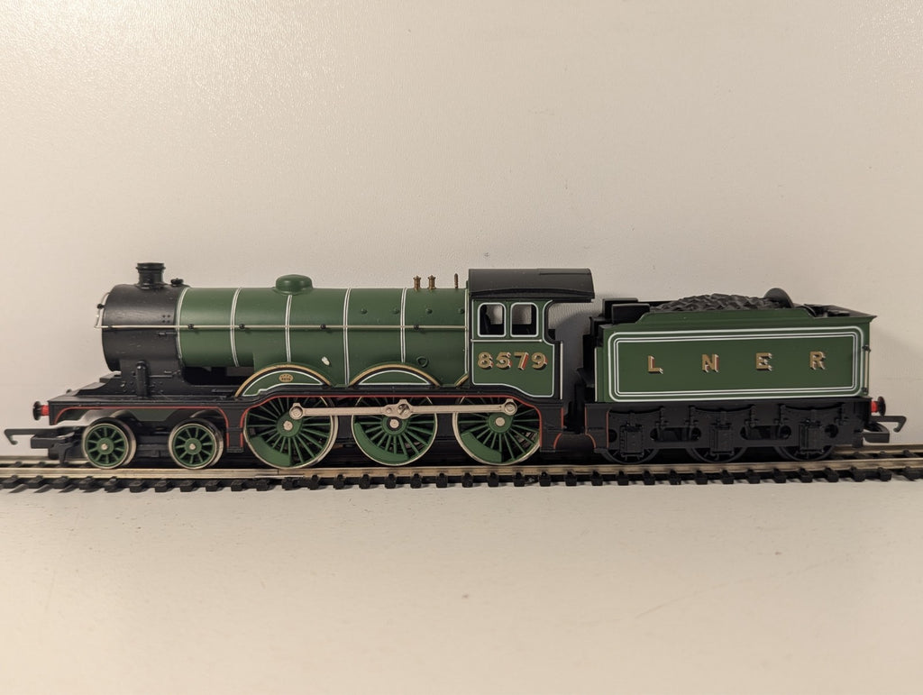 Hornby R284 LNER Class B12/3 4-6-0 Steam Locomotive OO Gauge - Boxed