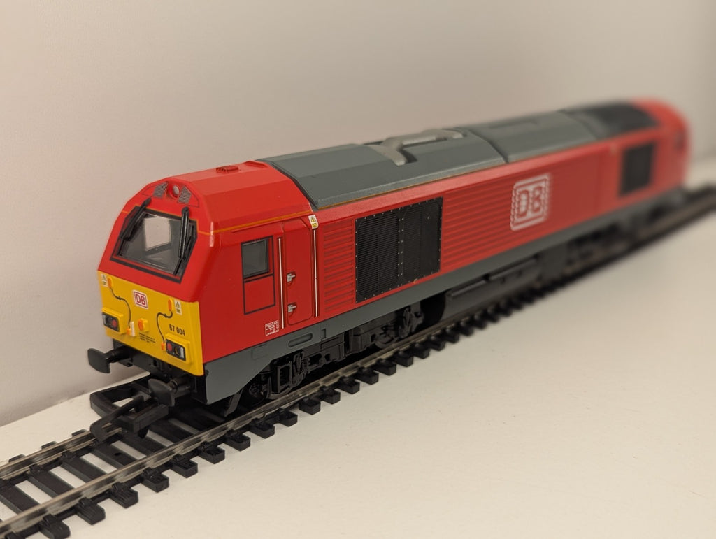 Hornby R1281M OO DB Class 67 67004 DCC Ready