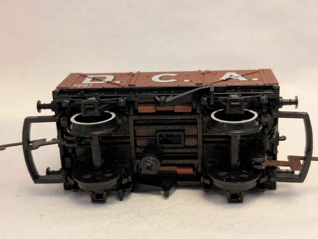 Hornby OO Gauge 7 Plank Open Wagon 'D.C.A.' Goods Wagon 4981 D.C.A.