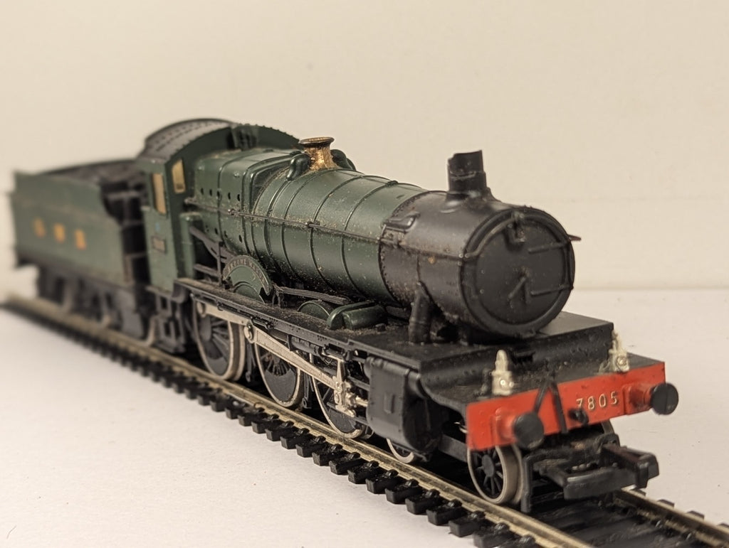 Mainline OO Gauge Manor Class 7805 'Broome Manor' Steam Locomotive
