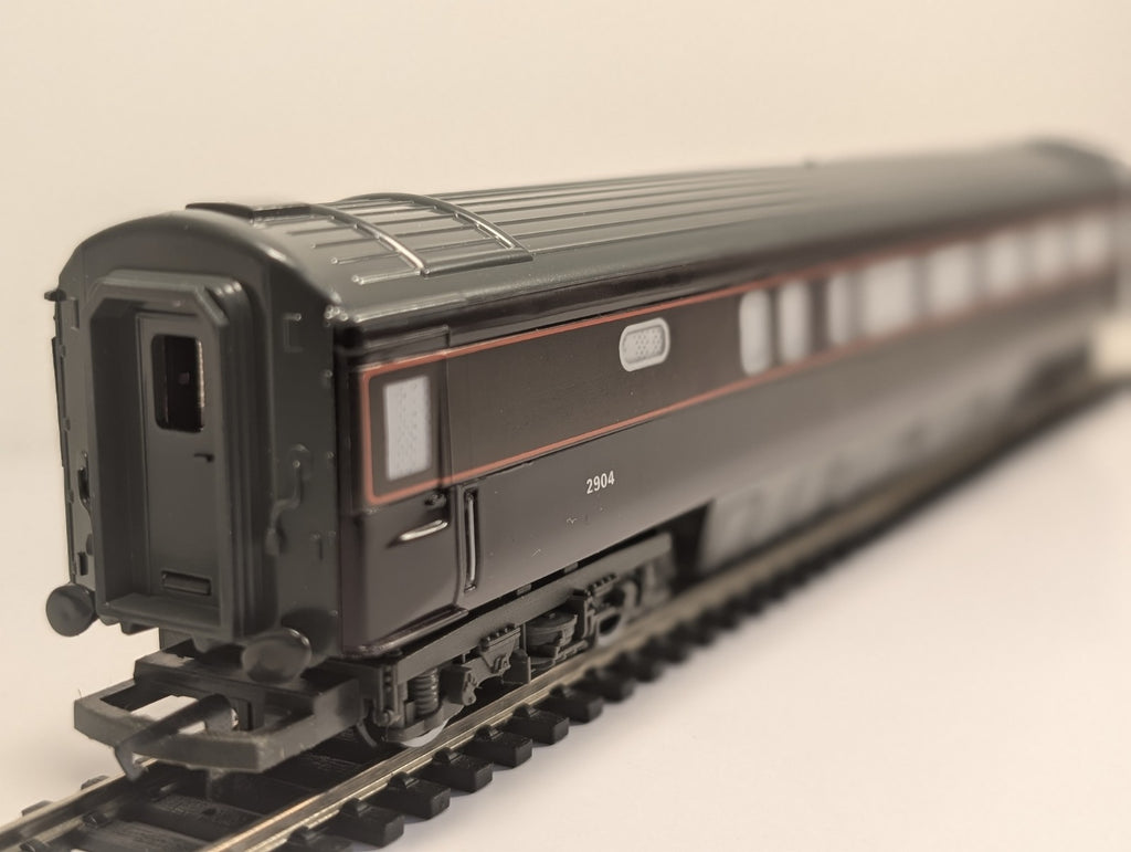 Hornby R455 OO Gauge BR Royal Train Mk3 “The Duke’s Coach” 2904