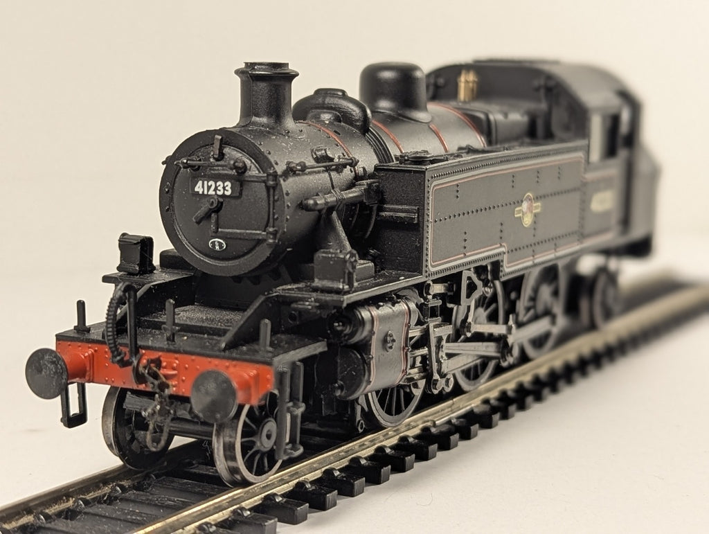 Bachmann Branchline 31-452B Class 2MT Ivatt 2-6-2T 41233 in BR black with late c