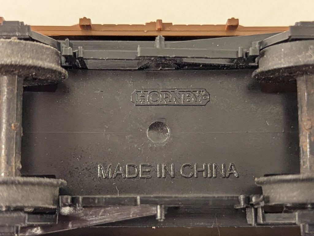 Hornby 12 Ton Brown Ventilated Van