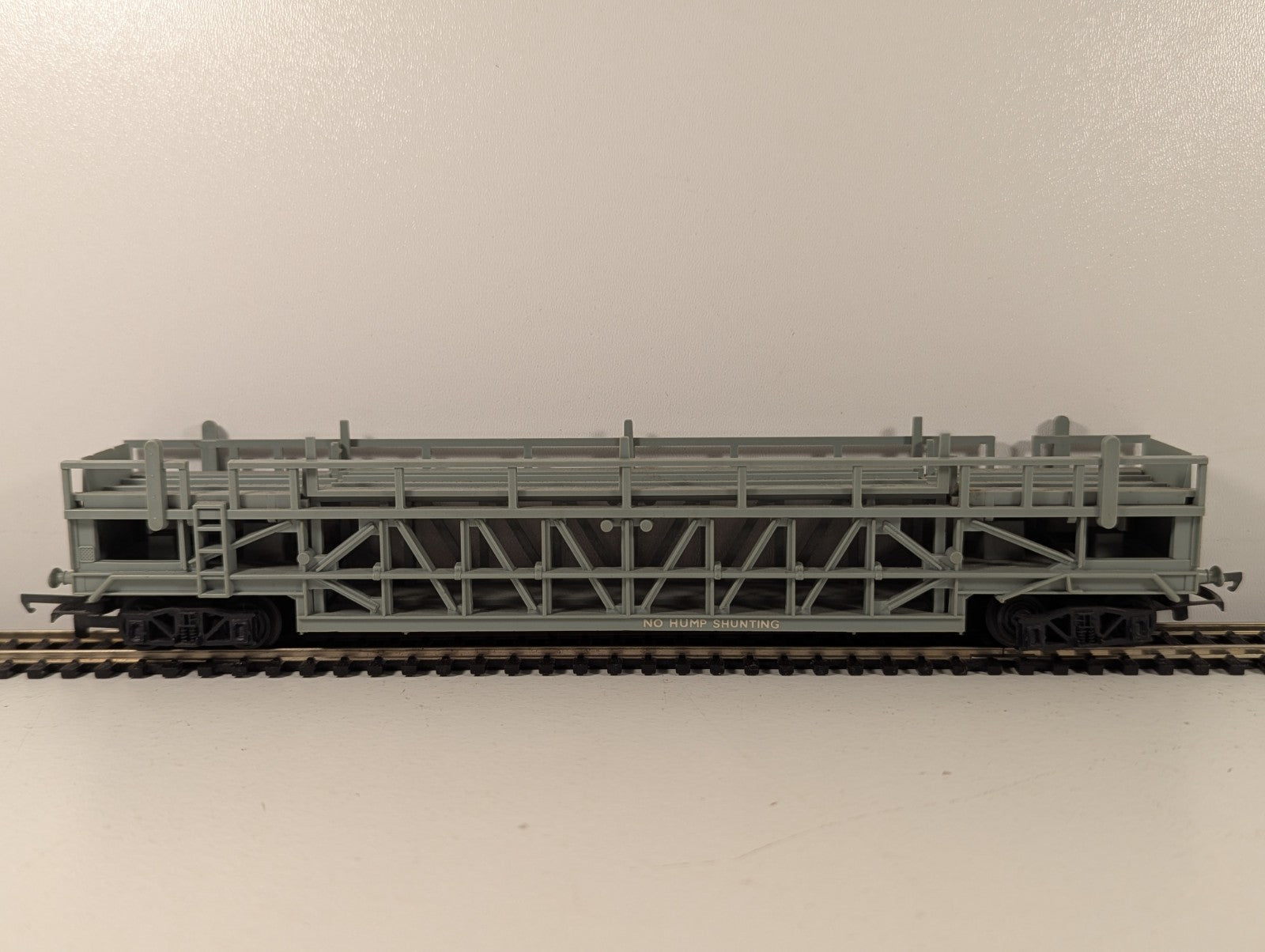 Tri-ang R342 OO Gauge Grey Tierwag Car Transporter