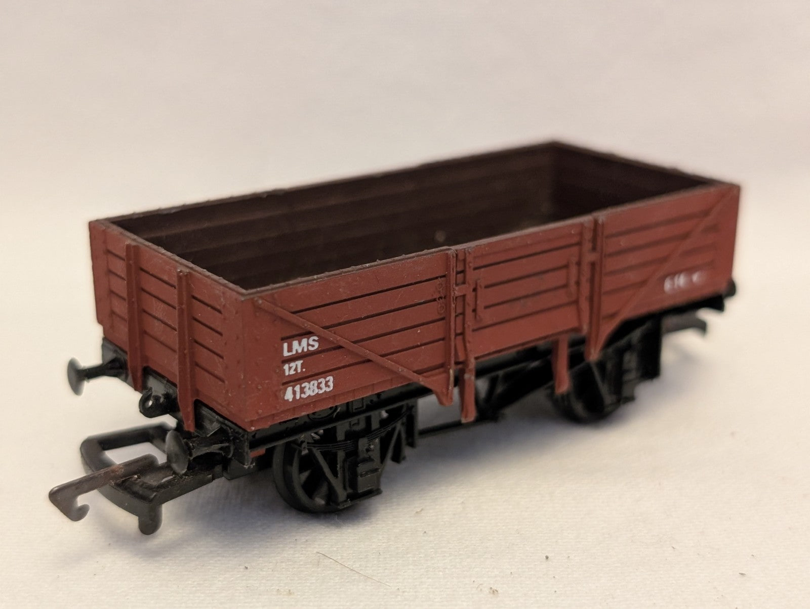 Dapol OO Gauge LMS 12T 5-Plank Open Wagon Goods Wagon 413833 LMS Brown