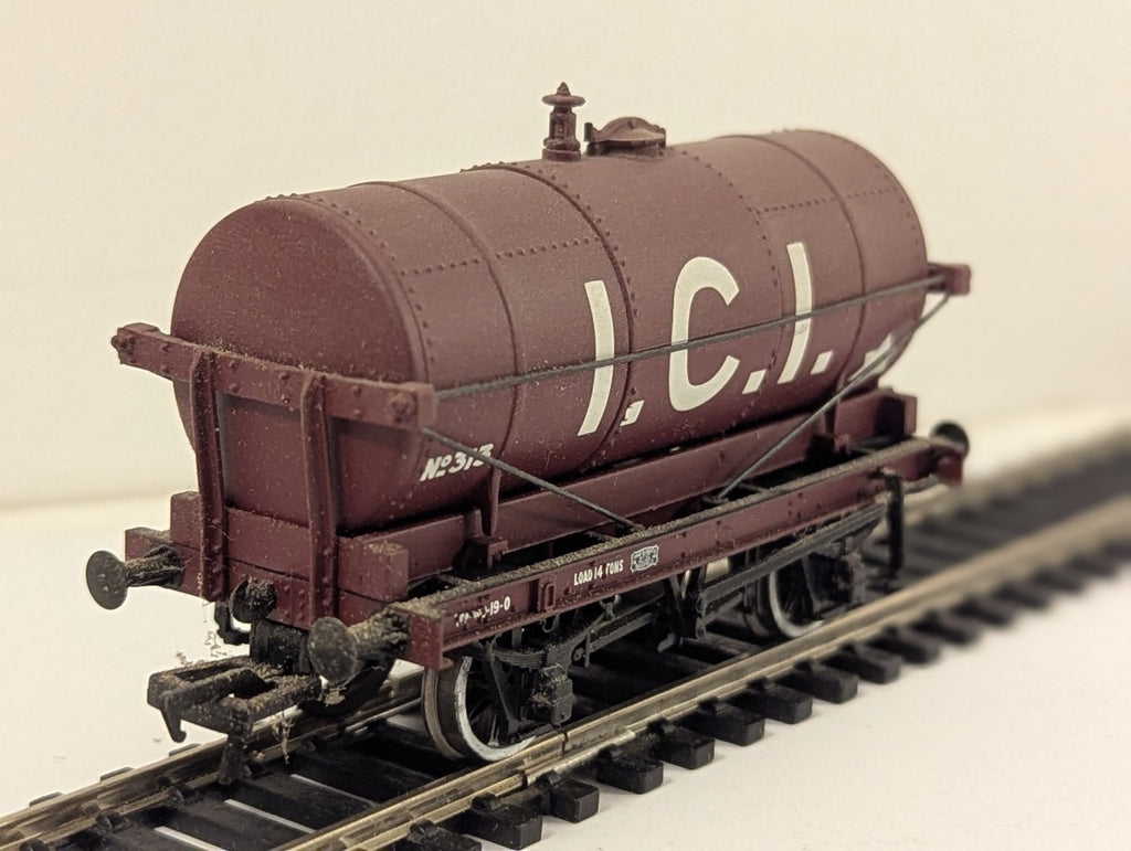 Bachmann OO Gauge 14-Ton Tank Wagon Goods Wagon 313 ICI Maroon 37-081