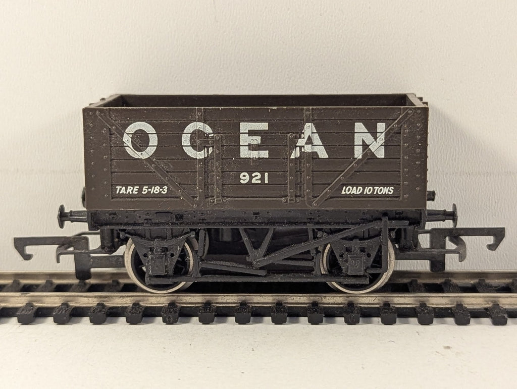 Hornby OO Gauge 7-Plank Open Wagon Goods Wagon 921 Ocean Brown R010