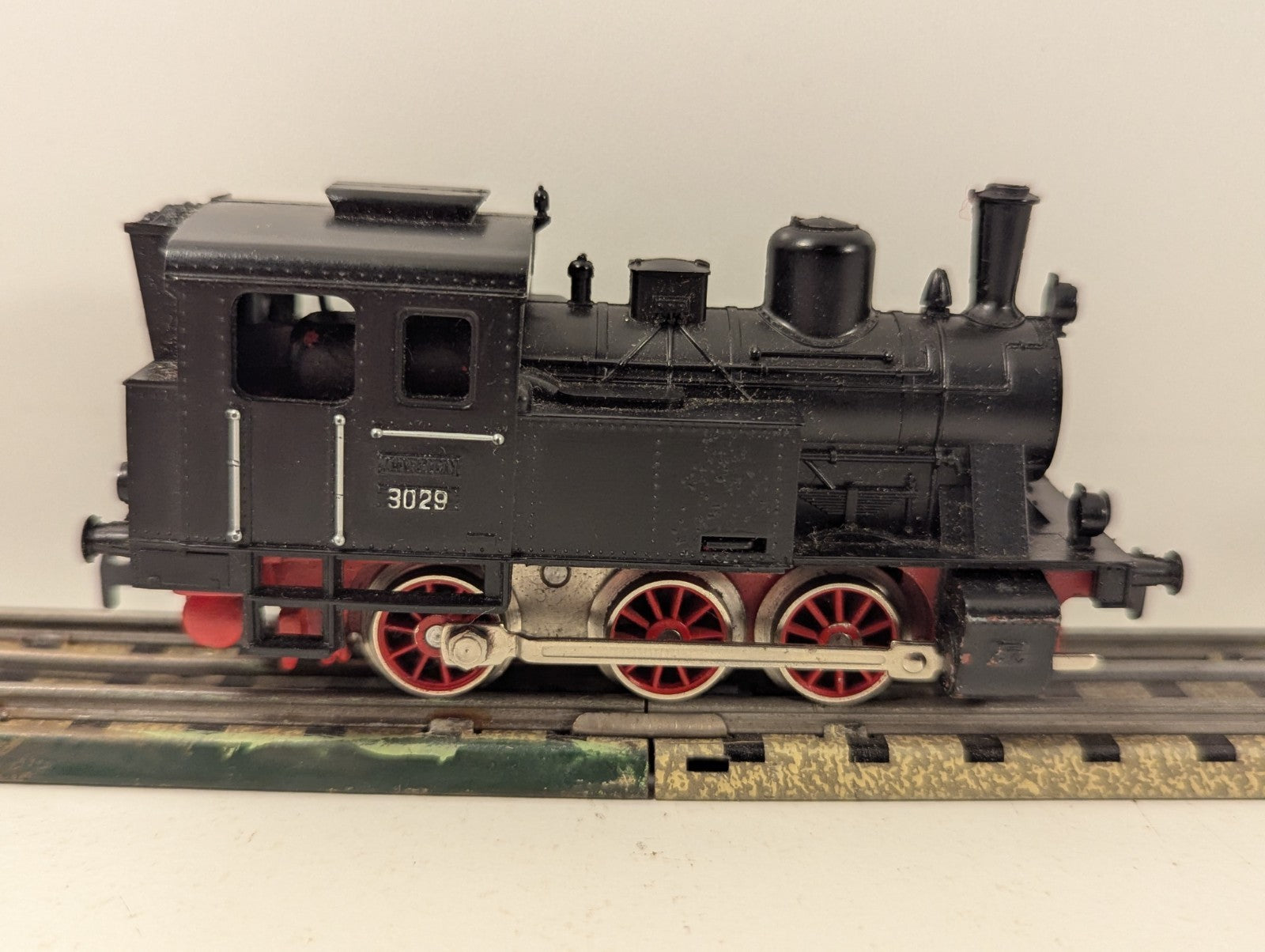 Märklin HO Gauge 3029 0-6-0T 3-Rail Steam Locomotive Needs Attention