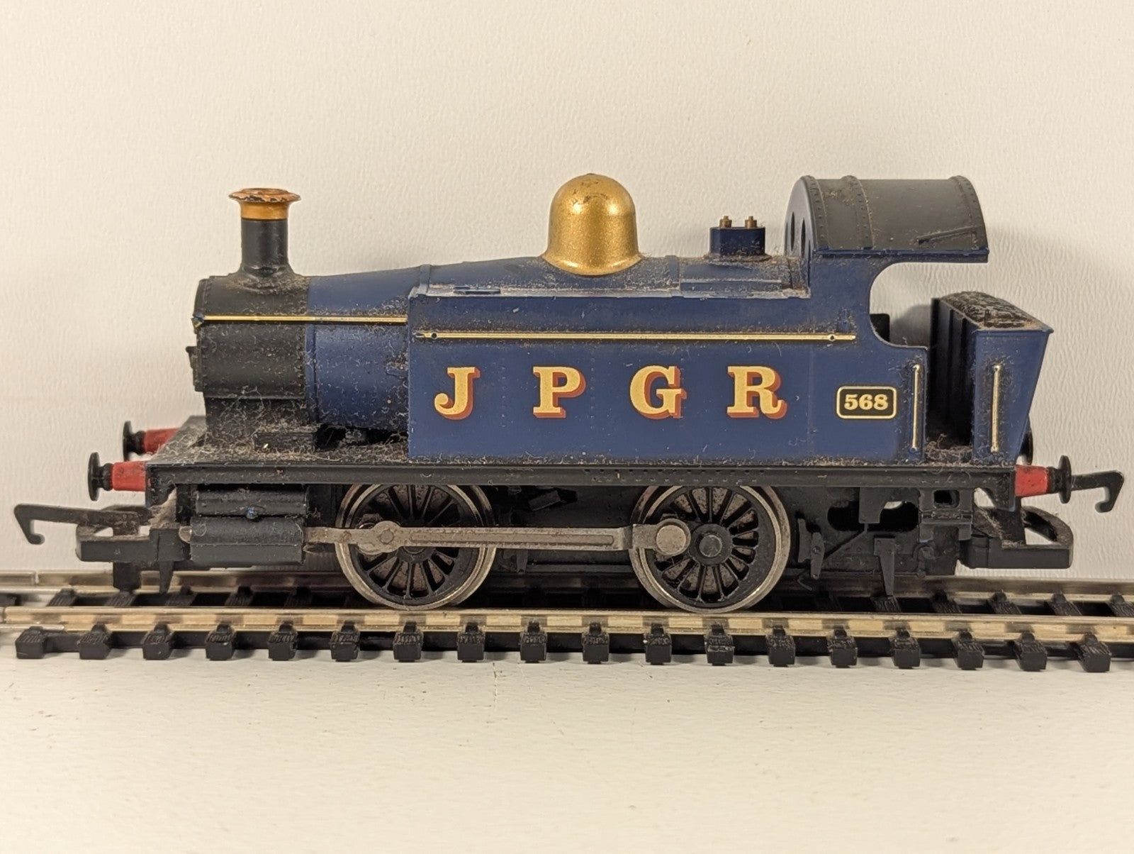 Hornby J.P.G.R. 568 0-4-0 Steam Locomotive – Blue & Black – OO Gauge