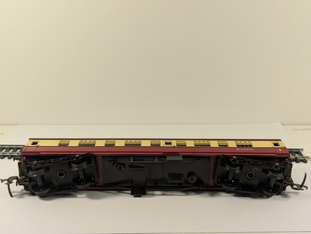 Tri-ang OO Gauge BR 1st&3rd Composite Coach Cream & Maroon - Boxed