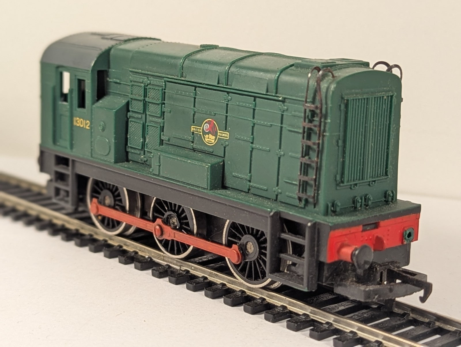 Hornby R354 OO Gauge BR Class 08 Shunter No. 13012 Green - missing parts
