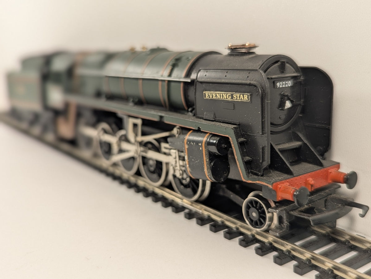 Hornby Railways OO Gauge B.R. Standard Class 9F 'Evening Star' Steam Locomotive