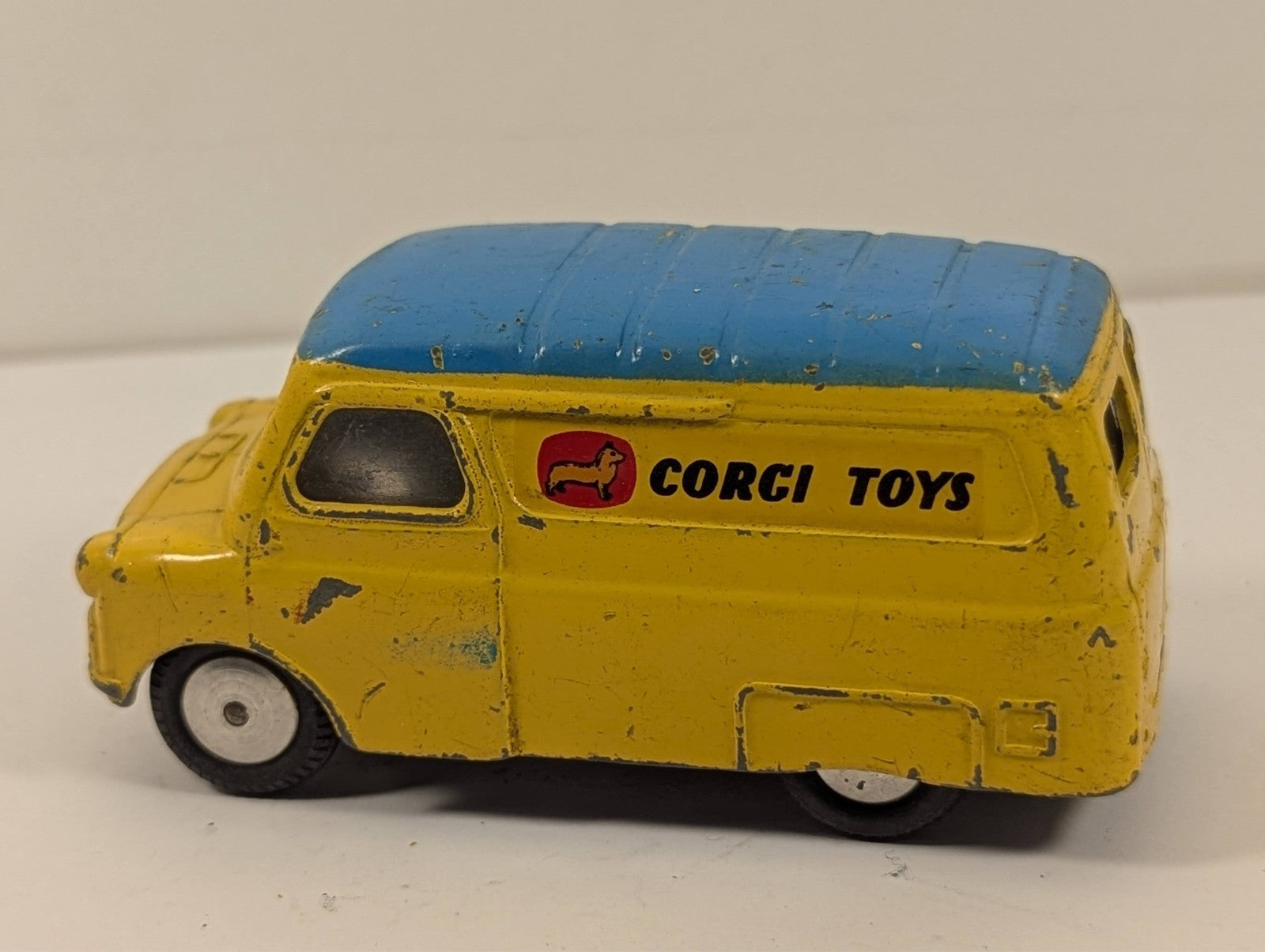 Corgi Toys 422 Bedford 12cwt Van 1:43 Scale - Chipped Paint
