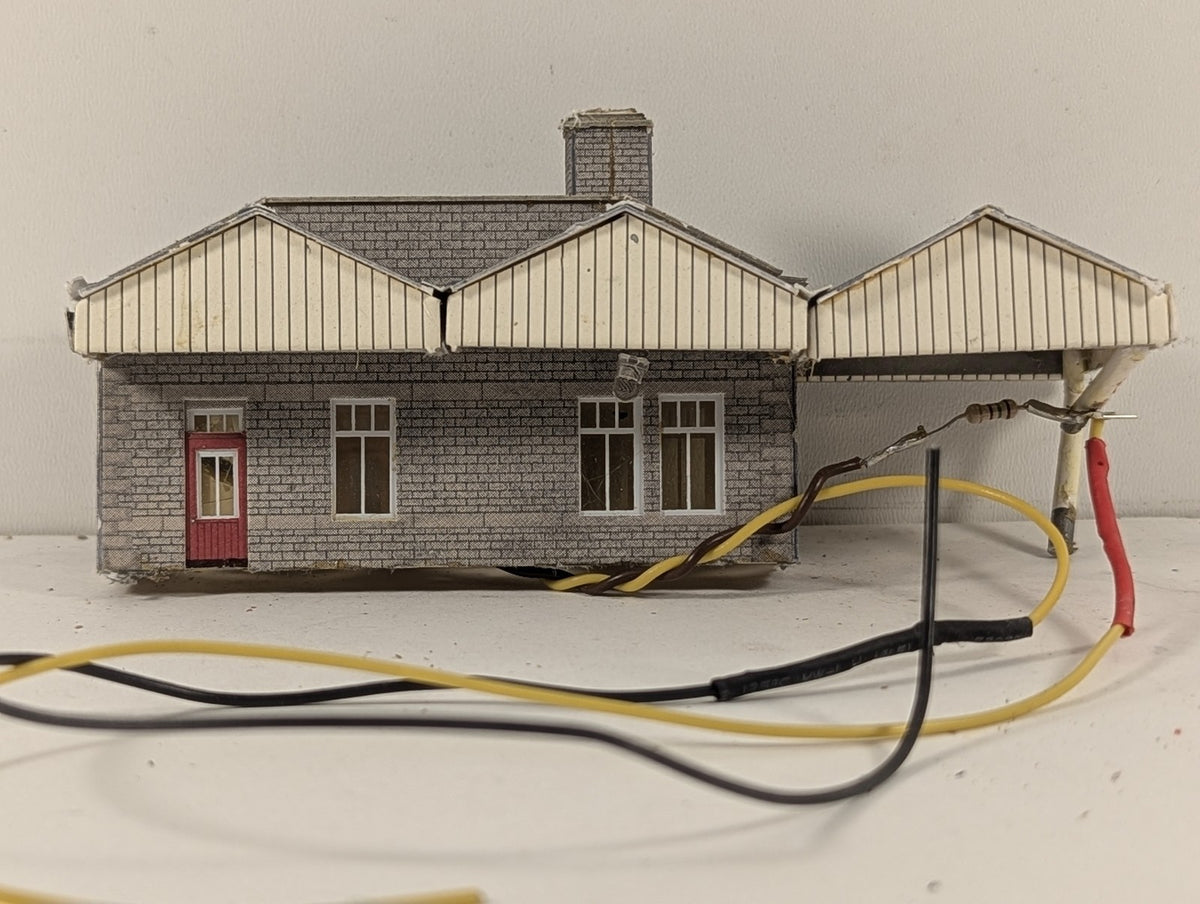 Superquick N Gauge Country Station Building with Platform Canopy
