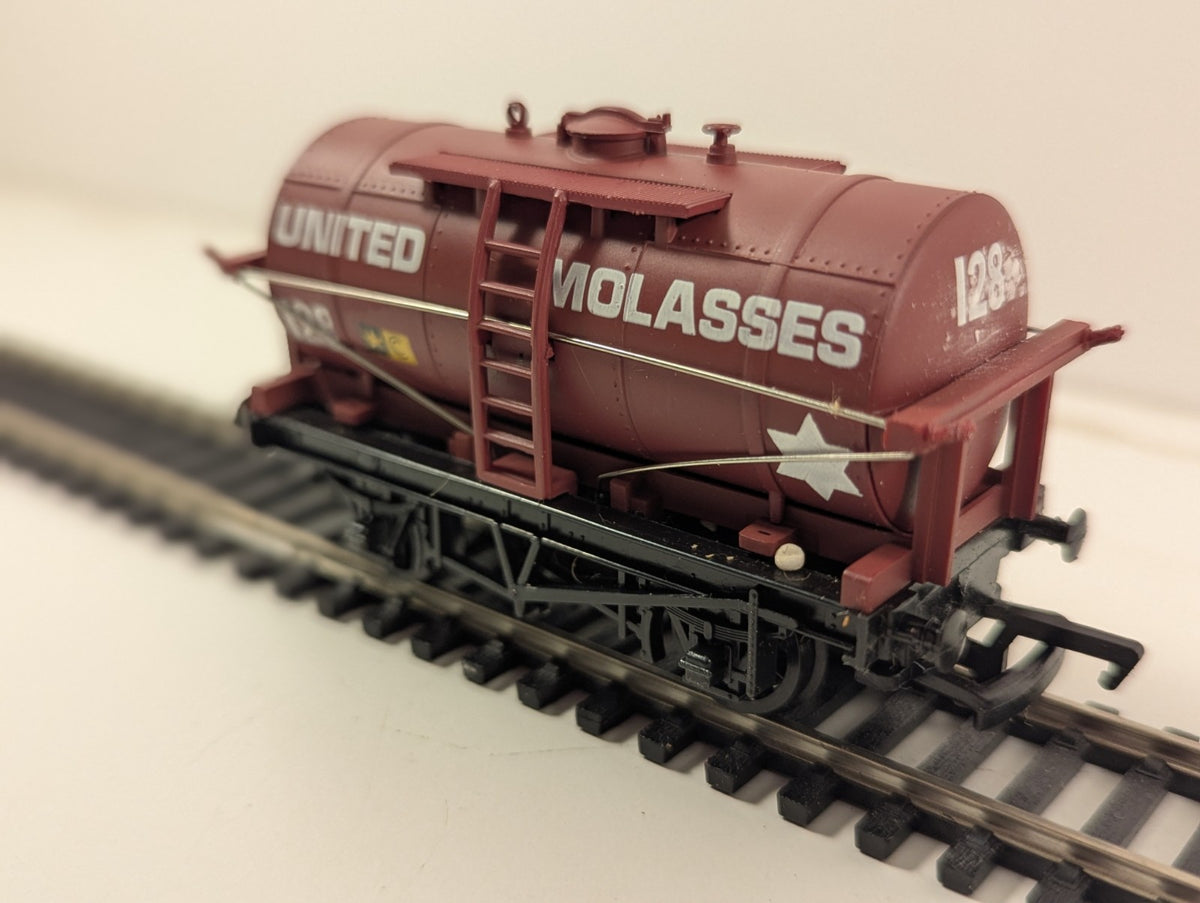 Mainline 12-Ton Tank Wagon in United Molasses Livery