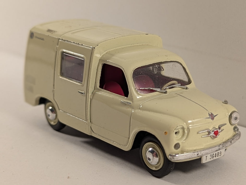 Solido 1:43 Siata Formichetta 1964 Die-cast Vehicle T 36403 Cream