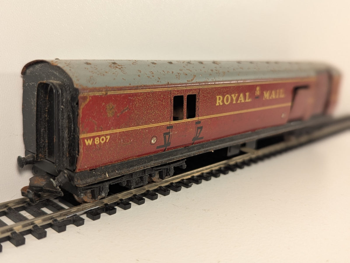 Hornby Dublo OO Gauge Royal Mail TPO Coach – Broken Buffer