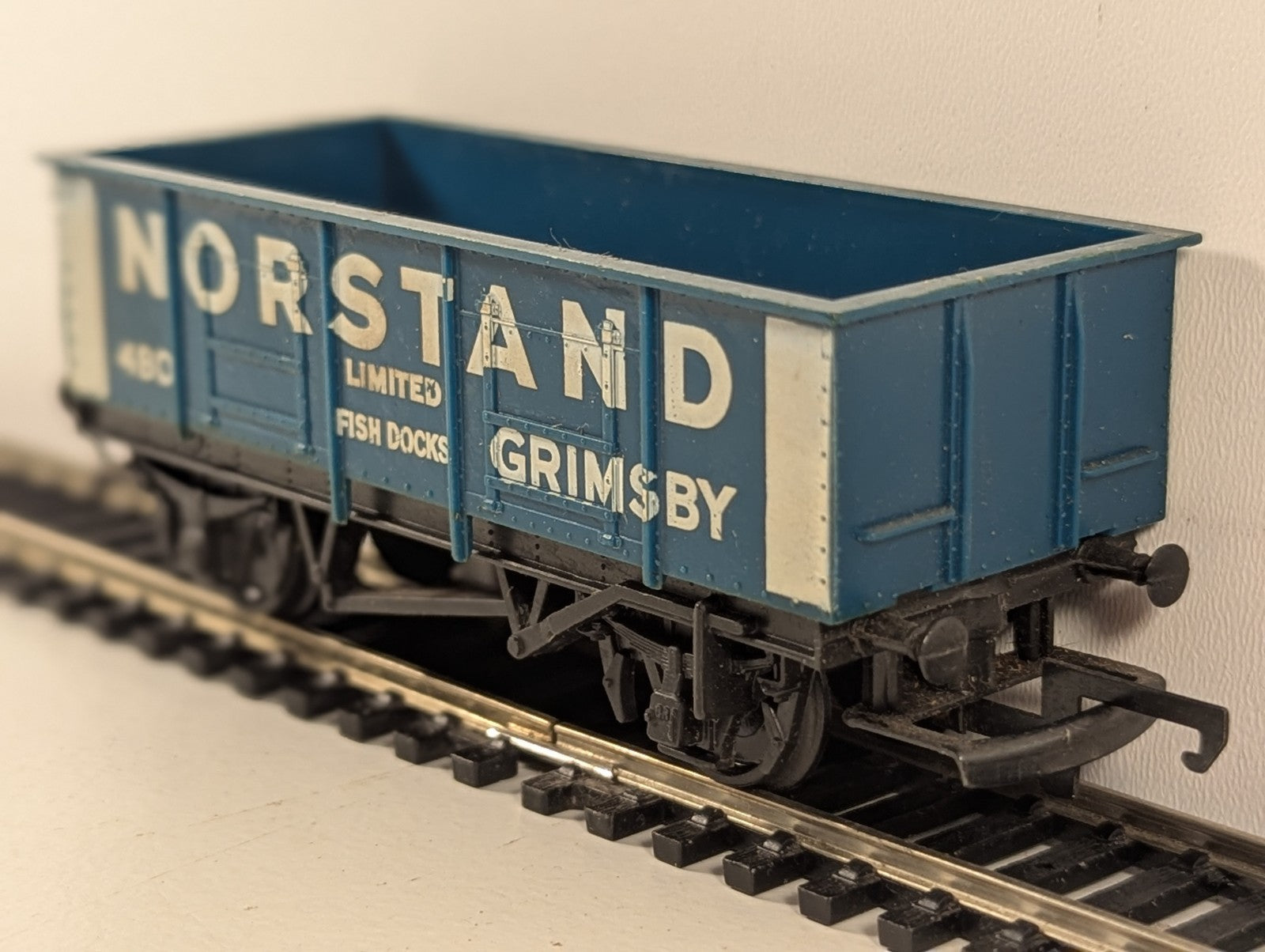 Hornby R093 OO Gauge Norstand Mineral Wagon - Boxed