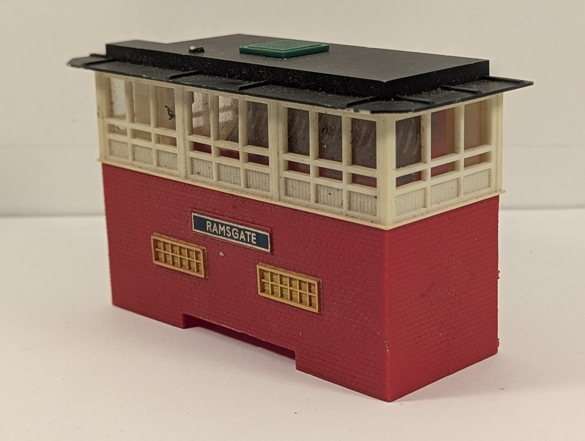 Tri-ang OO Gauge Modern Signal Box Red & Cream R145