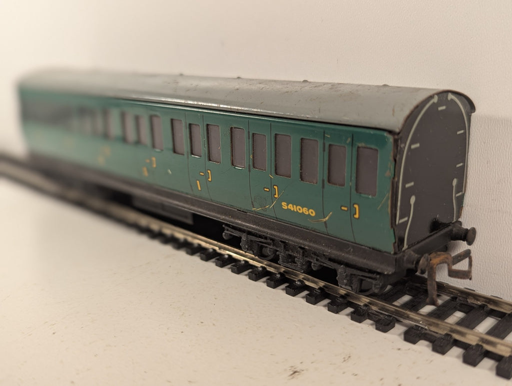 Hornby Dublo OO Gauge BR Southern Suburban Composite Coach Passenger
