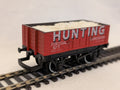Hornby OO Gauge Private Owner 5-Plank Open Wagon 'Hunting' 7