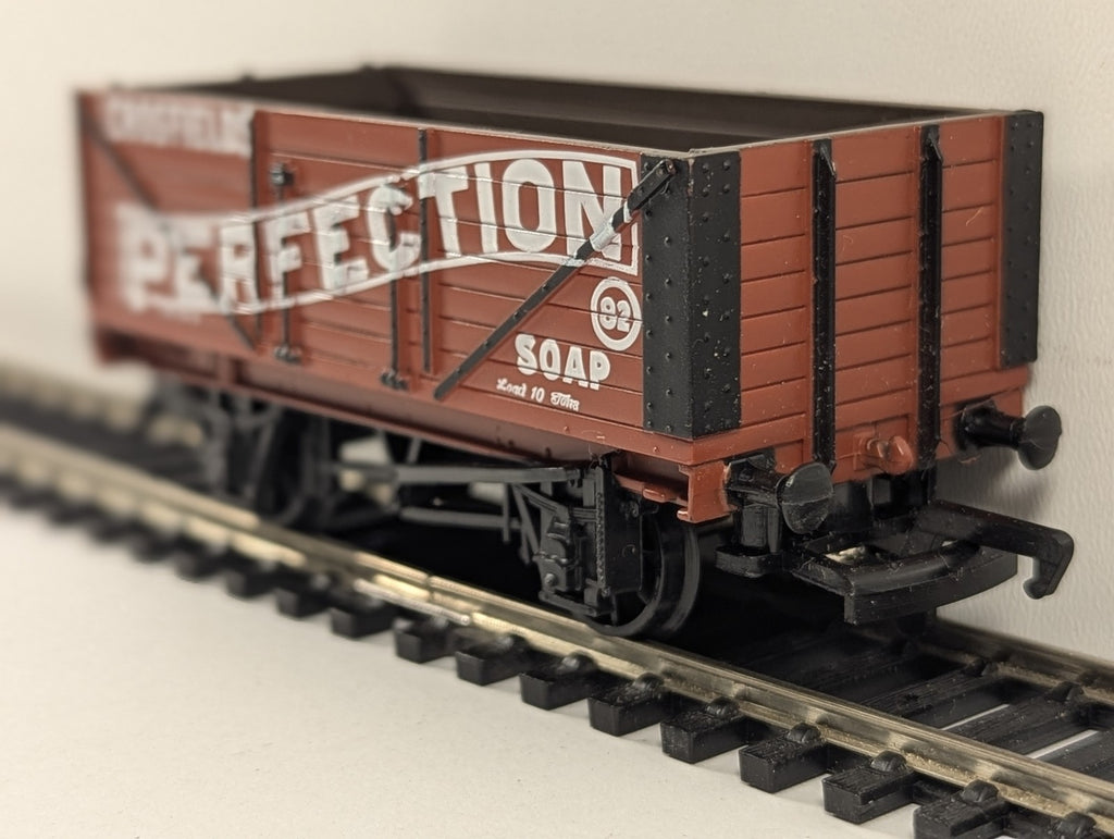 Airfix OO Scale 5-Plank Wagon Goods Wagon 82 Crosfields Perfection Soap