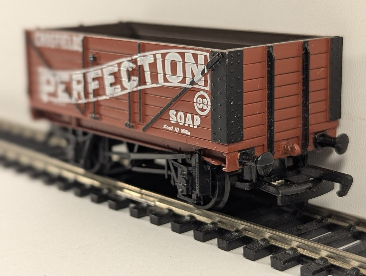 Airfix OO Scale 5-Plank Wagon Goods Wagon 82 Crosfields Perfection Soap