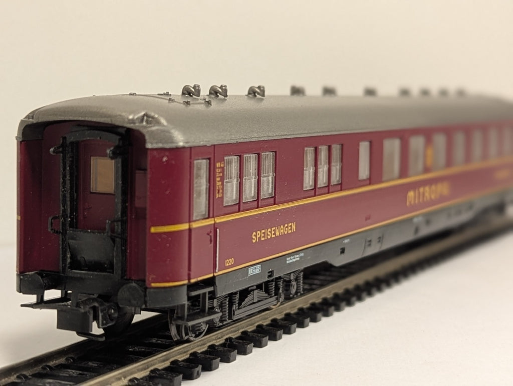 Liliput L382702 HO Gauge MITROPA Dining Coach 1220