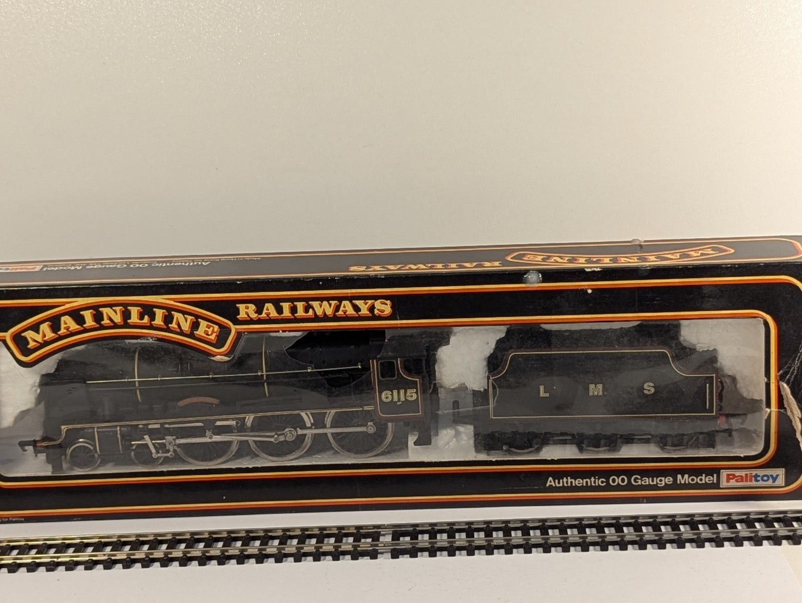 Mainline 37-056 OO Gauge Scots Guardsman 6115 - Boxed