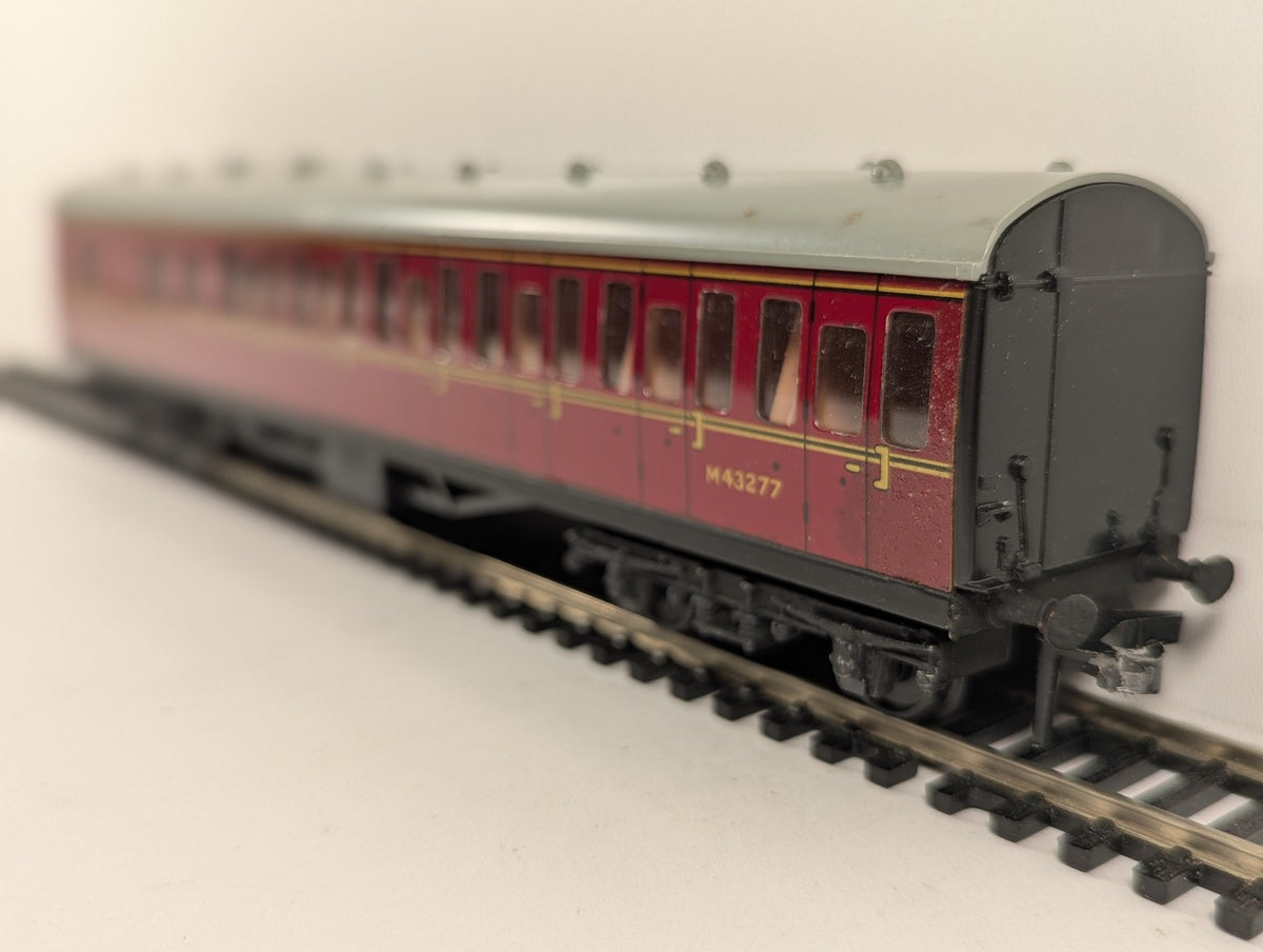 Hornby Dublo OO Gauge BR Maroon Brake Second Coach Passenger Coach M43277 4053