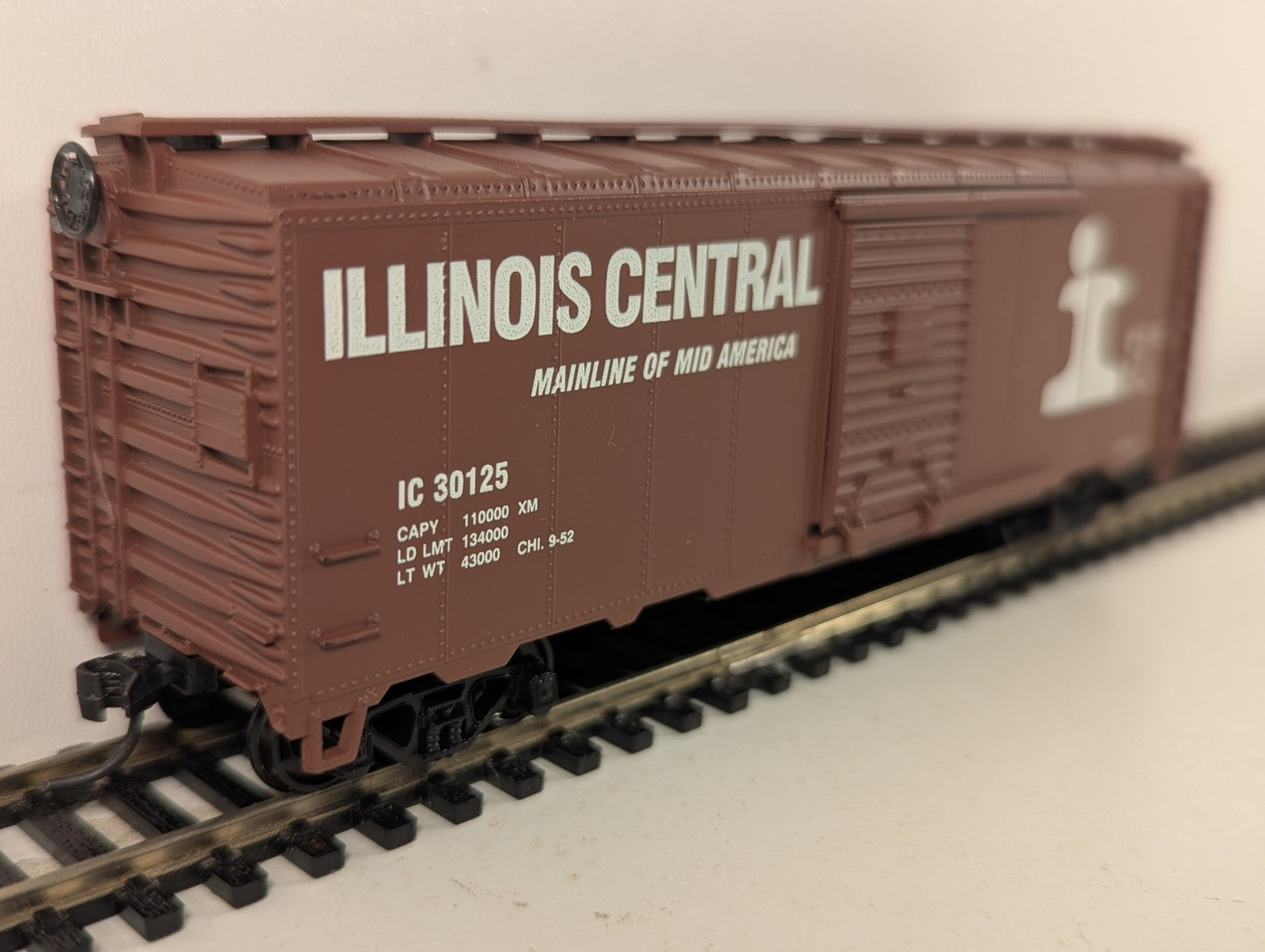 Athearn HO Gauge 40ft Box Car Boxcar IC 30125 Illinois Central 1207