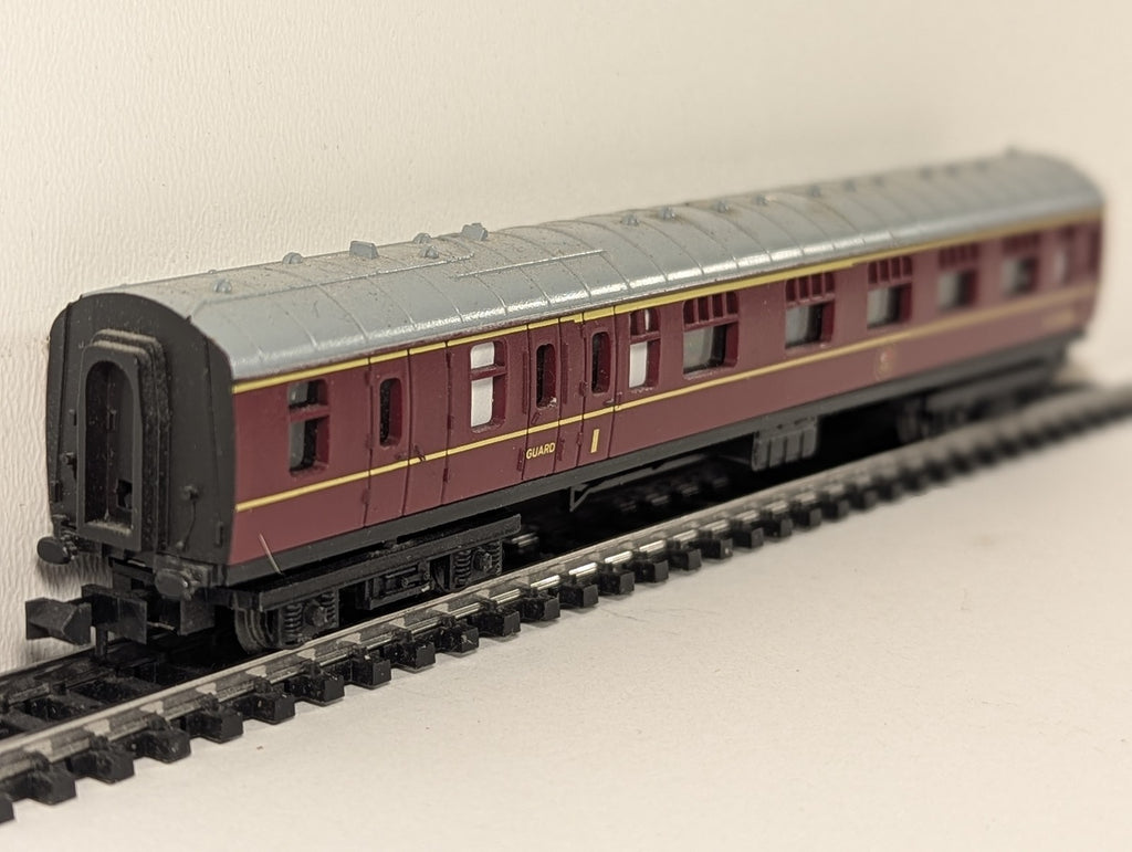 Minitrix N Gauge BR Mk1 Brake Composite Coach Passenger Coach M 21240 BR Maroon