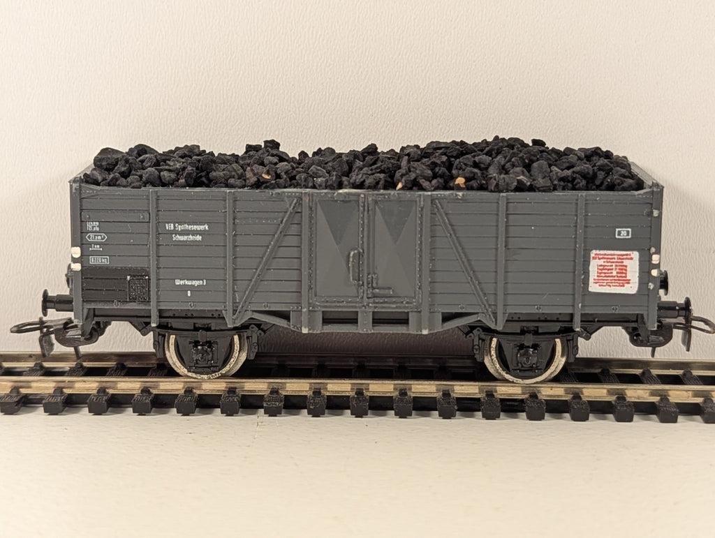 Piko HO Gauge VEB Synthesewerk Schwarzheide Werkwagen 3 Wagon