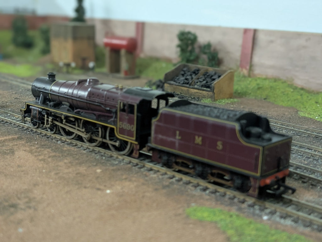 Mainline 37061 Jubilee Class 5XP 4-6-0 5690 Leander LMS Maroon