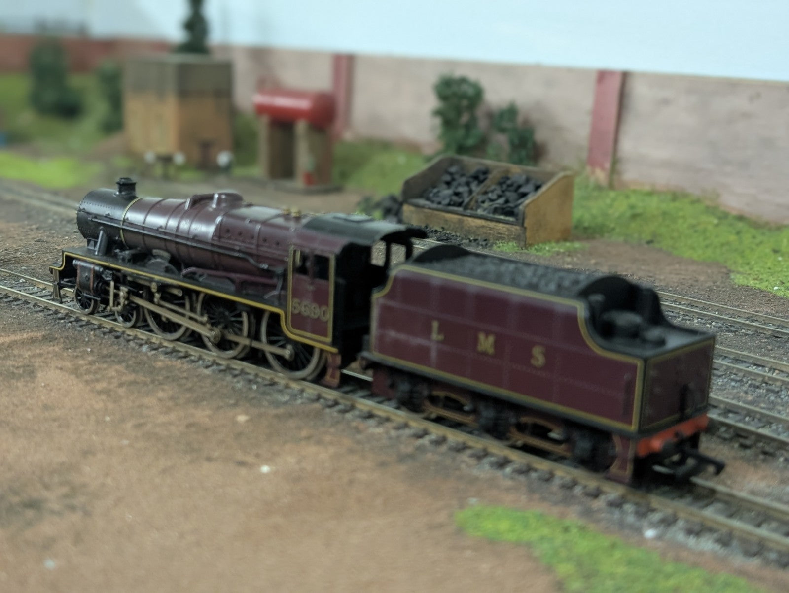 Mainline 37061 Jubilee Class 5XP 4-6-0 5690 Leander LMS Maroon