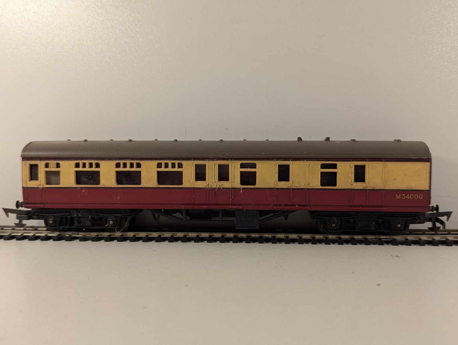 Tri-ang OO Gauge BR Main Line Brake Second Coach Passenger Coach