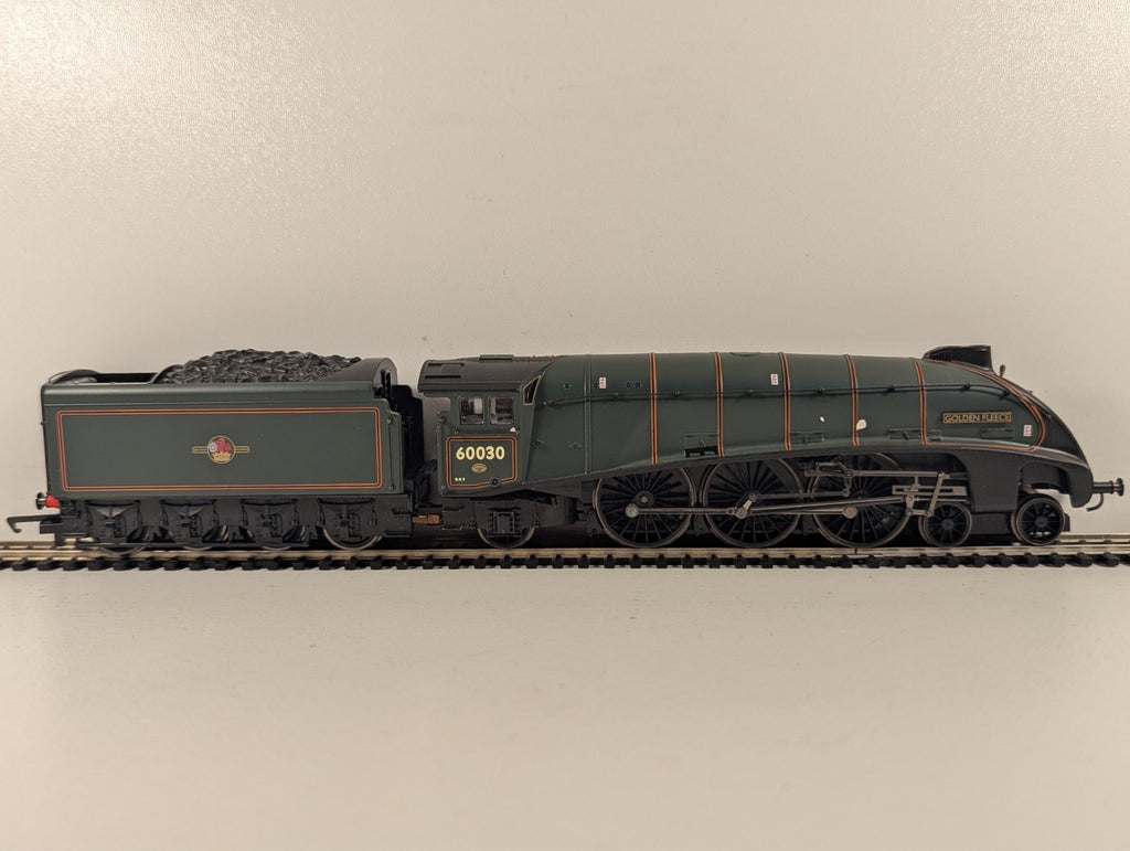Hornby R2101 British Railways Class A4 4-6-2 "Golden Fleece" Steam Locomotive