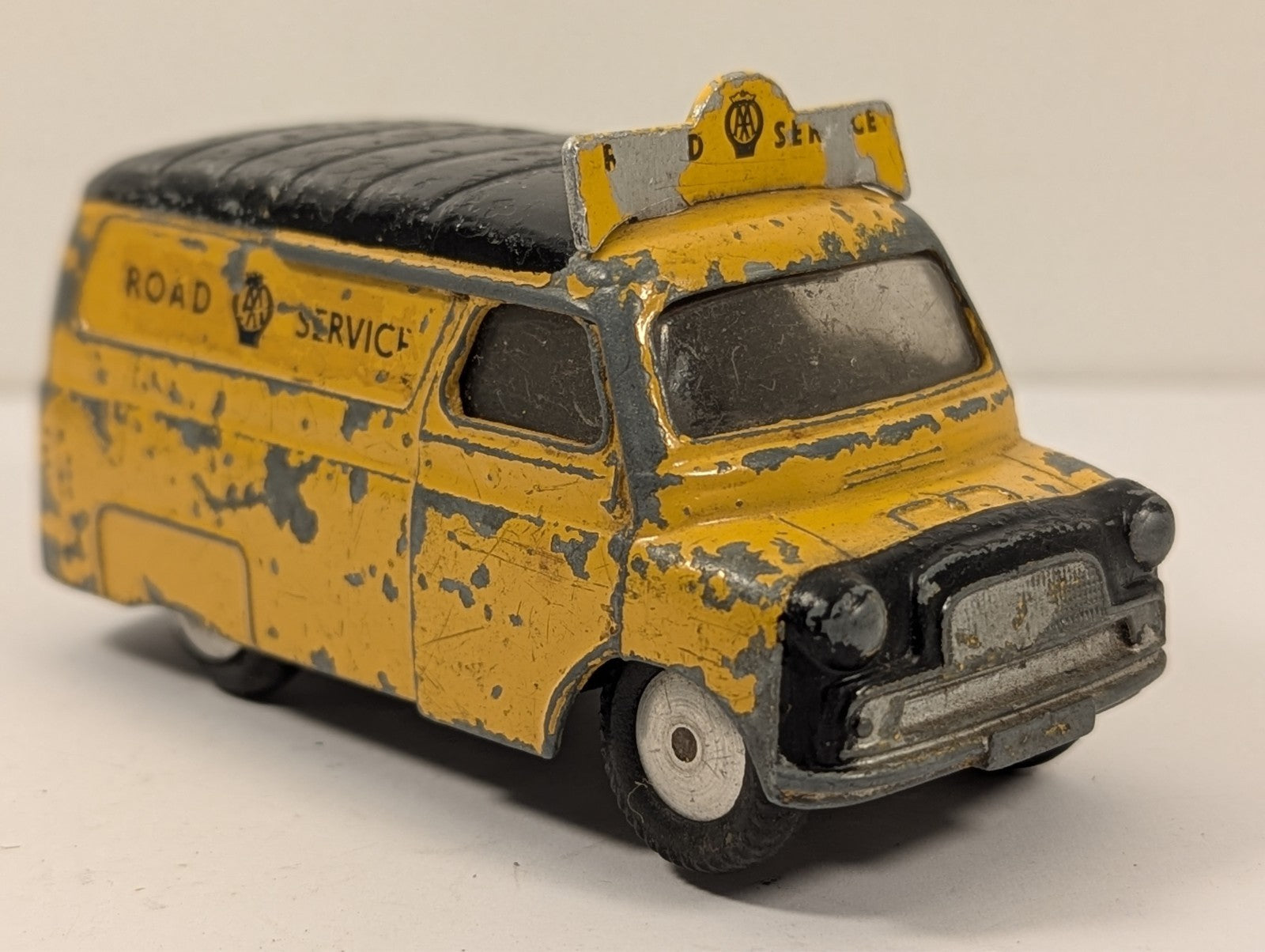 Corgi Toys 408 Bedford AA Road Service Van 1:43