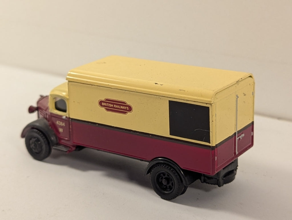 Classix 1:76 Scale (OO Gauge) Austin K2 Box Van Die-cast Vehicle 43