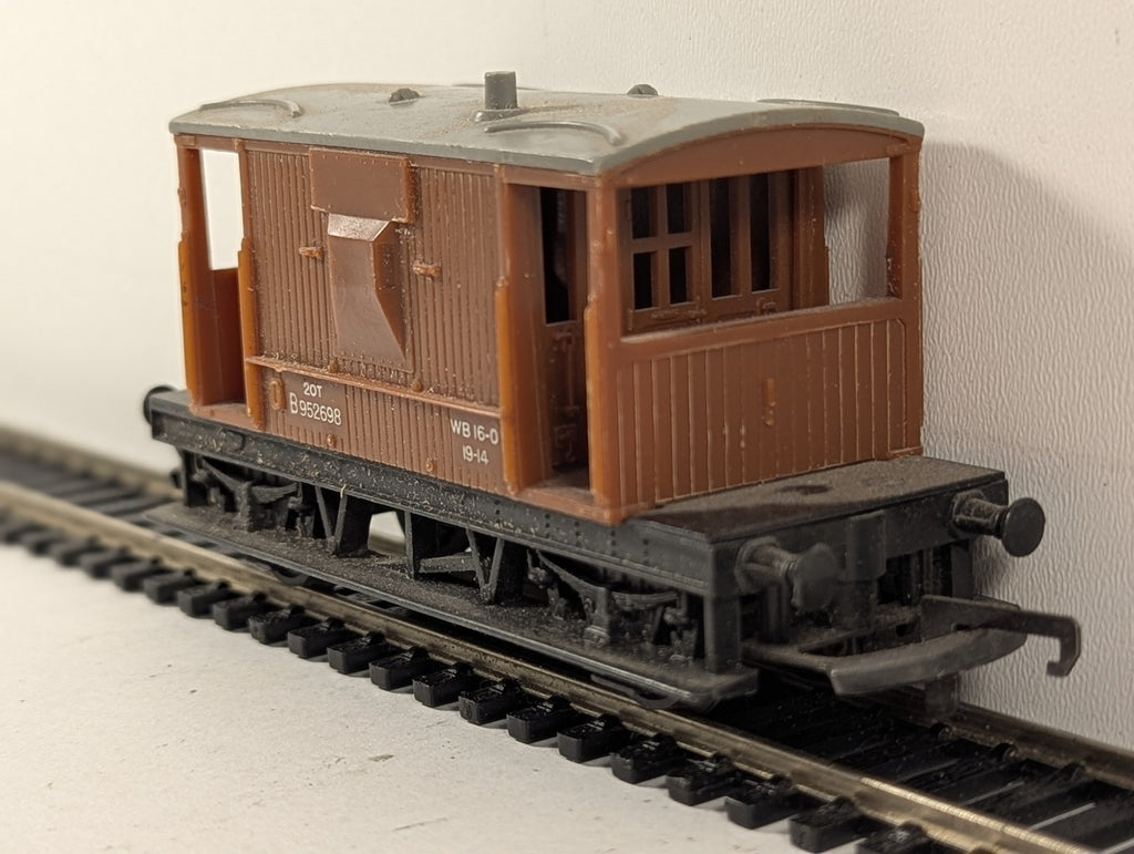 Tri-ang OO Gauge BR 20 Ton Brake Van B952698 BR Bauxite R16
