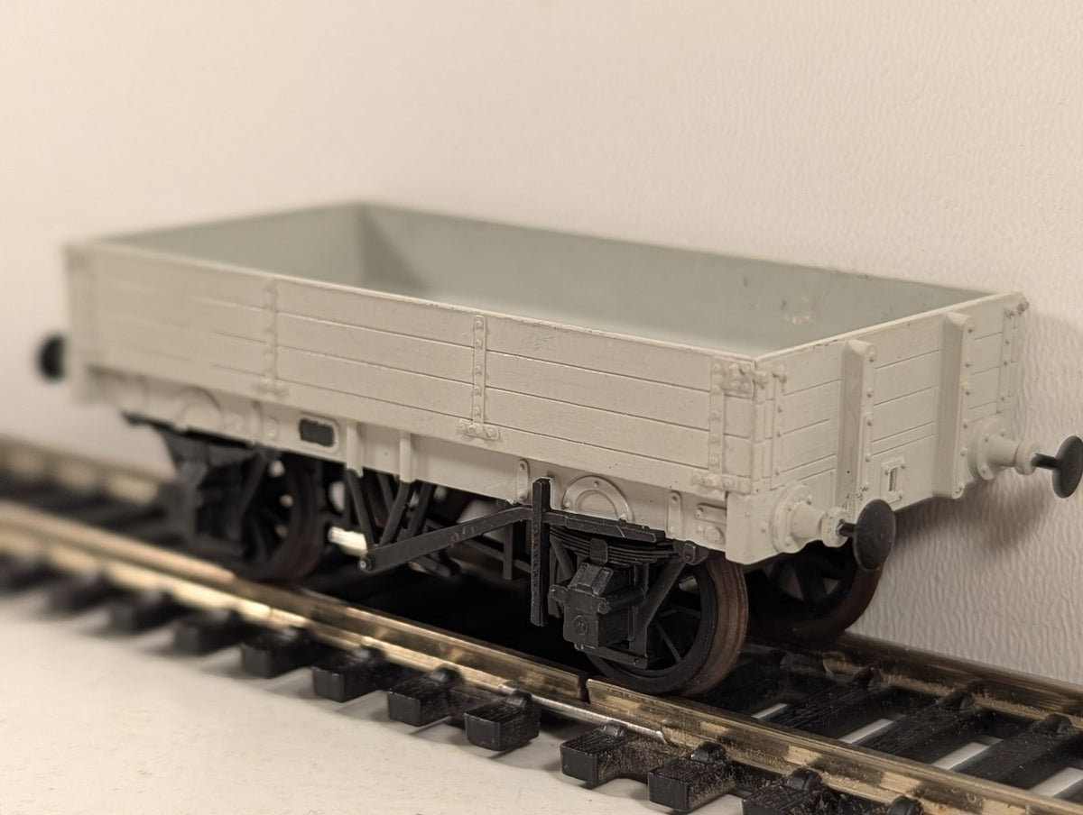 Slaters OO Gauge Midland Railway 4-Plank Open Wagon Grey (Unlettered)