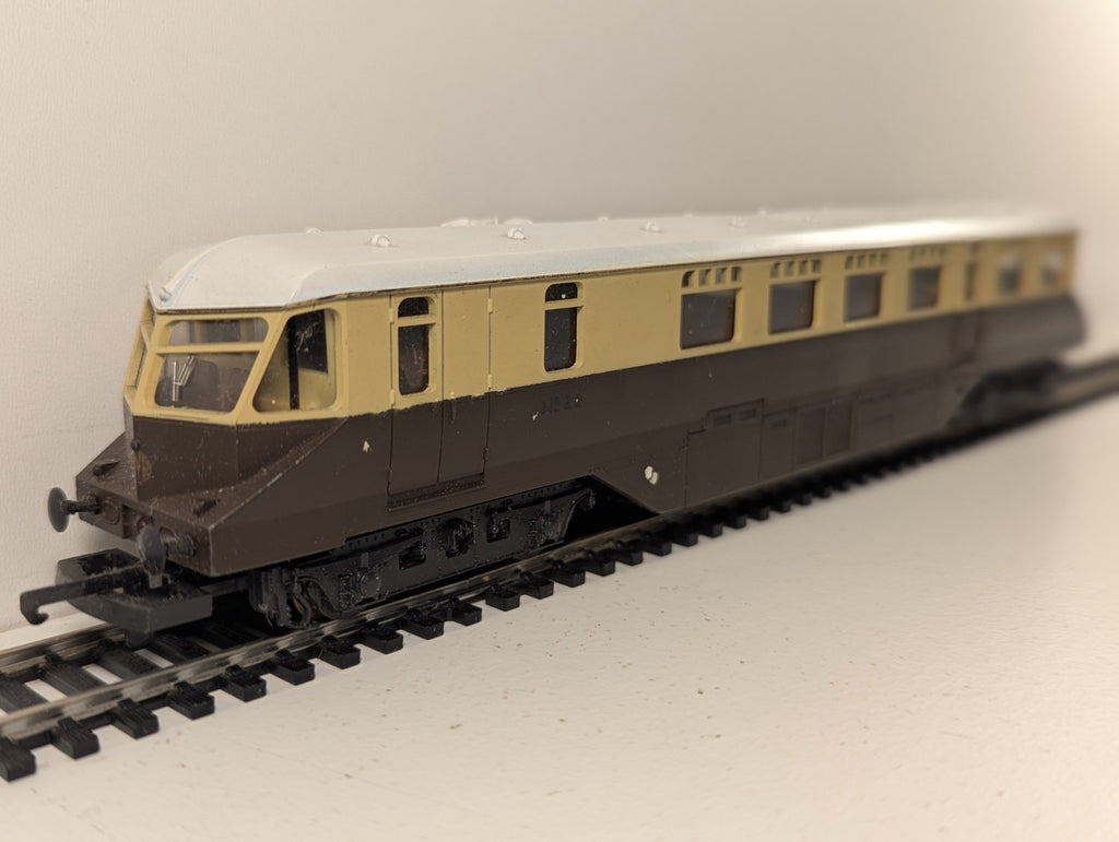 Lima L211 GWR Diesel Railcar Chocolate & Cream