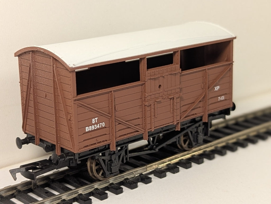 Dapol 4F-020-049 OO Gauge Cattle Wagon
