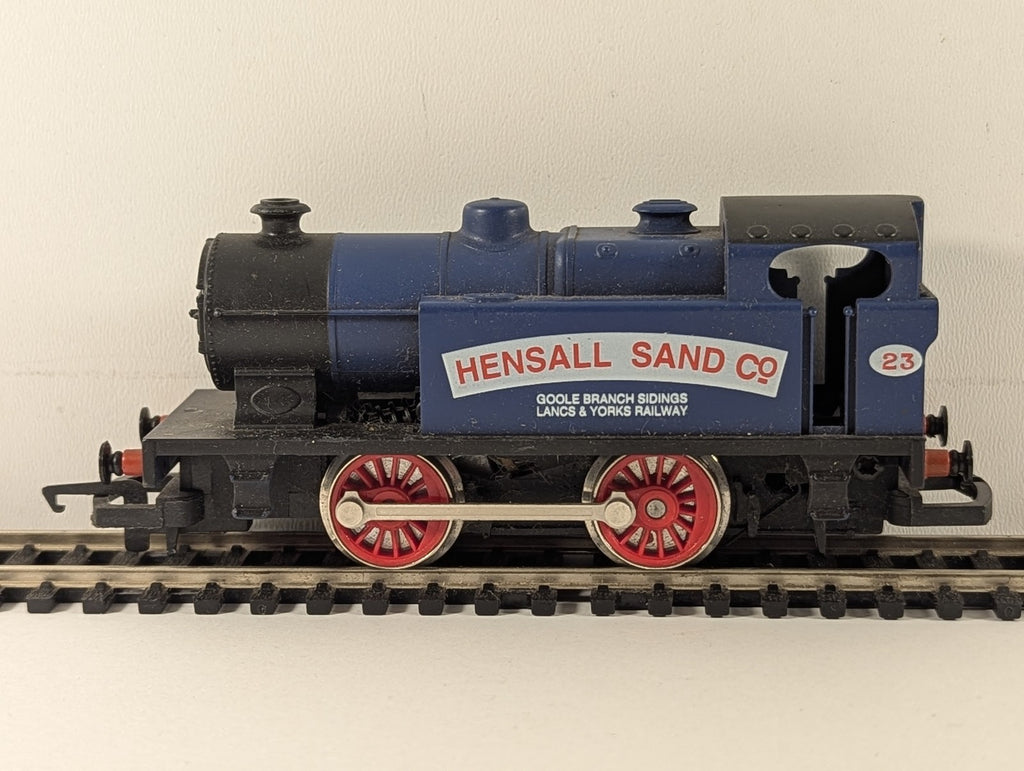 Hornby OO Gauge Industrial 0-4-0 Tank Locomotive 'Hensall Sand Co.'