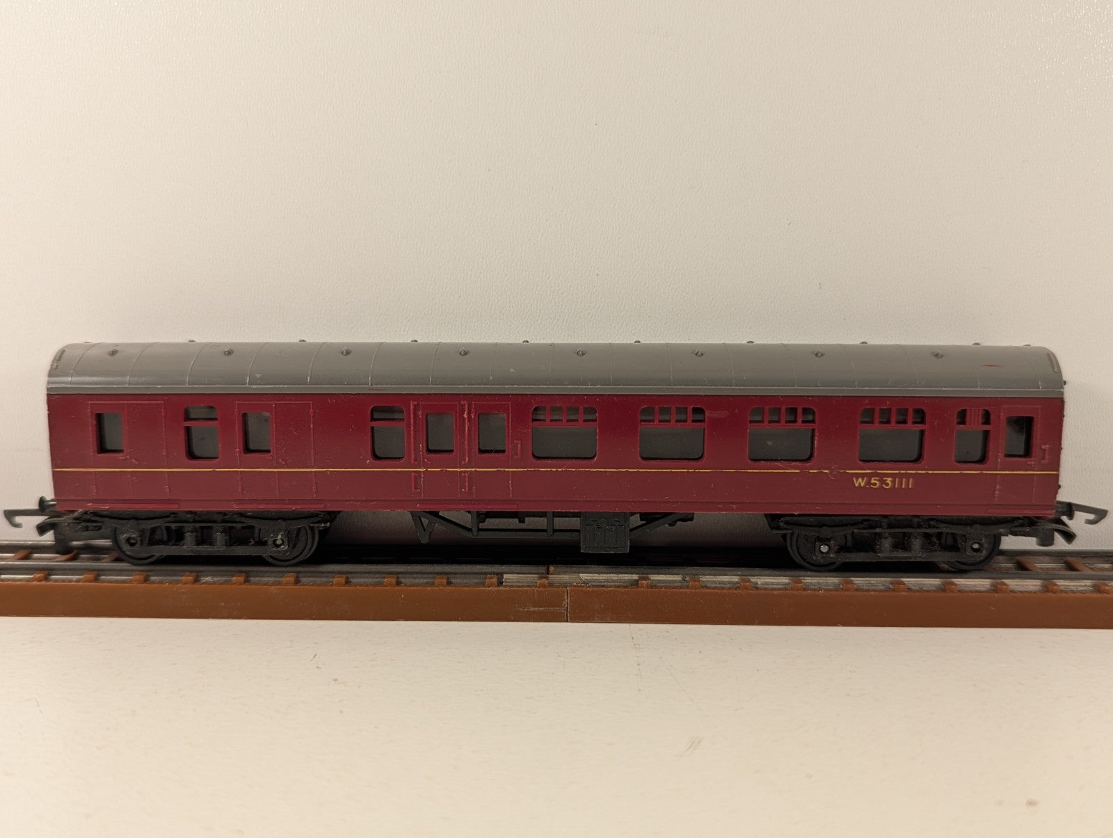 Tri-ang TT Gauge BR Mk1 Corridor Brake Coach