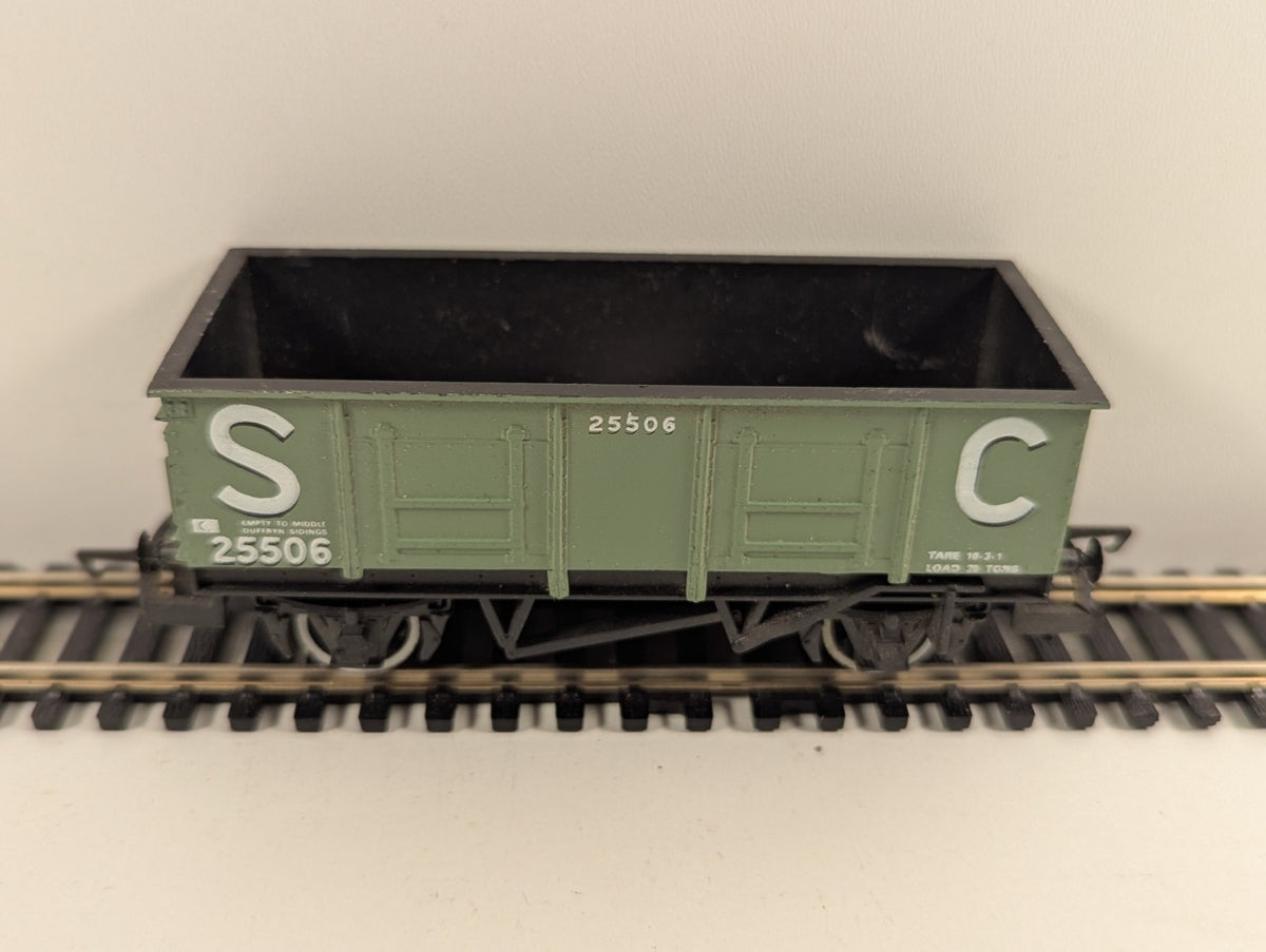 Hornby R730 OO Gauge S.C. 25506 Mineral Wagon – Olive-Grey