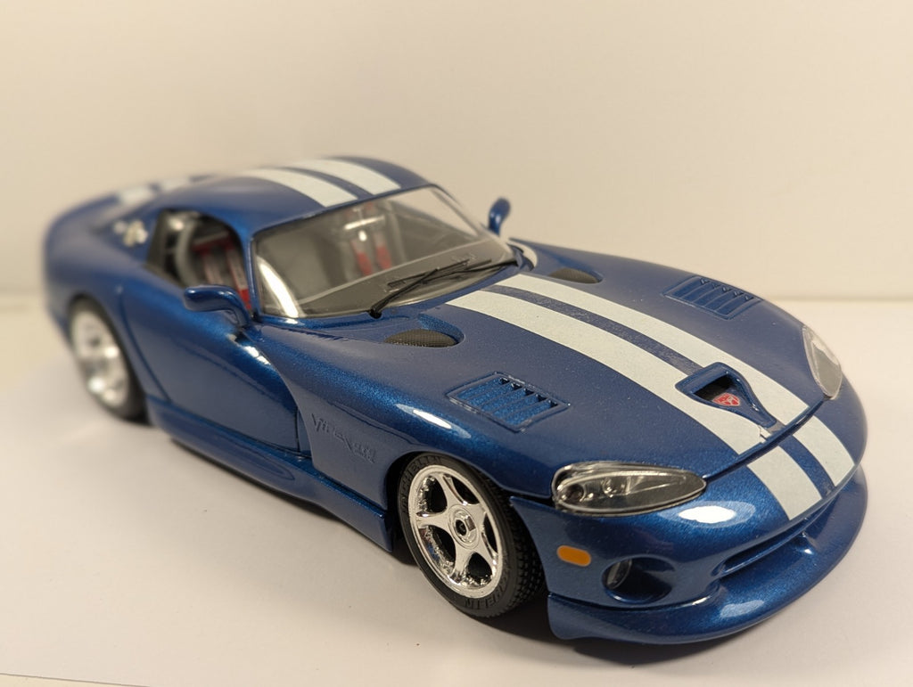 Bburago 1:18 Scale 1996 Dodge Viper GTS Coupe – Broken Rear Window